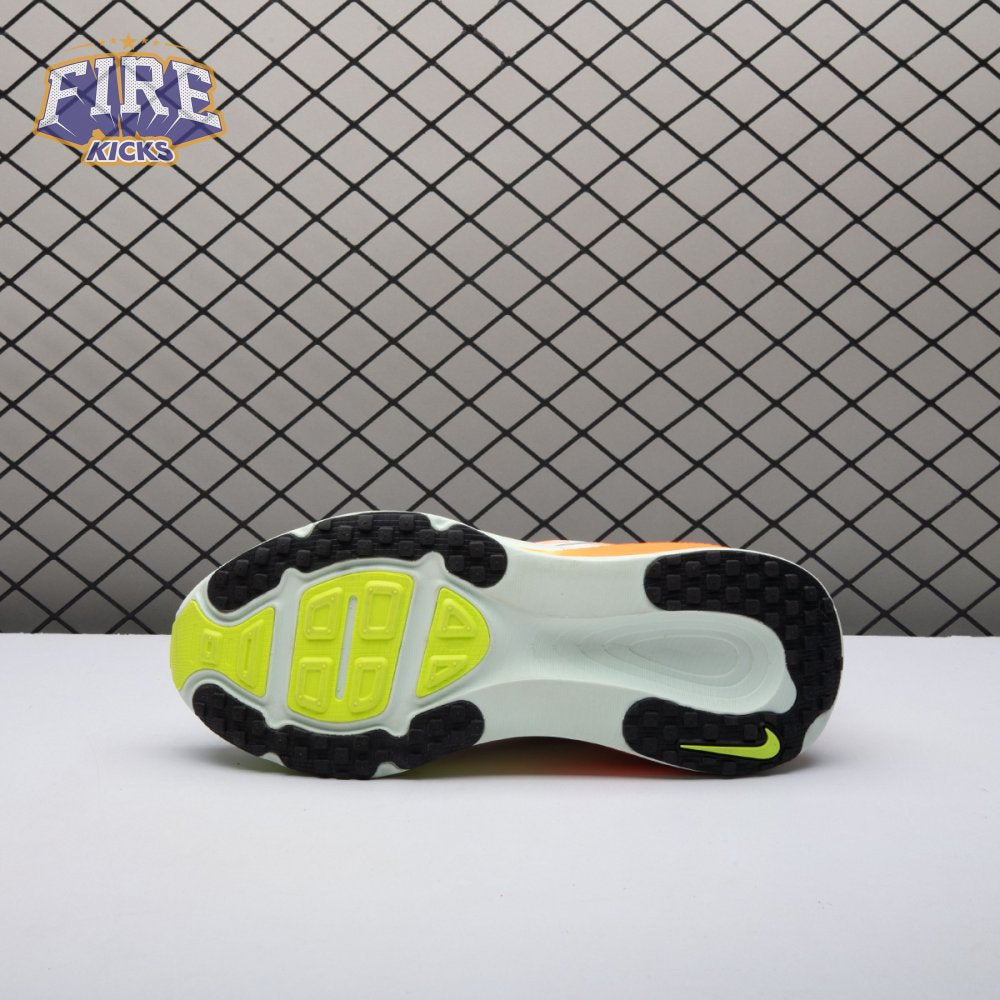 Nike Vomero 18 Barely Green Hyper Crimson HM6803-300 Unisex