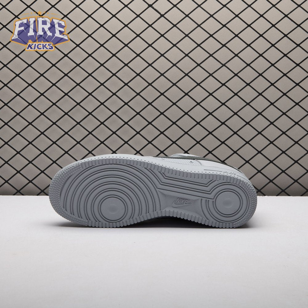 Nike Air Force 1 '07 LV8 IR0952-002 Unisex